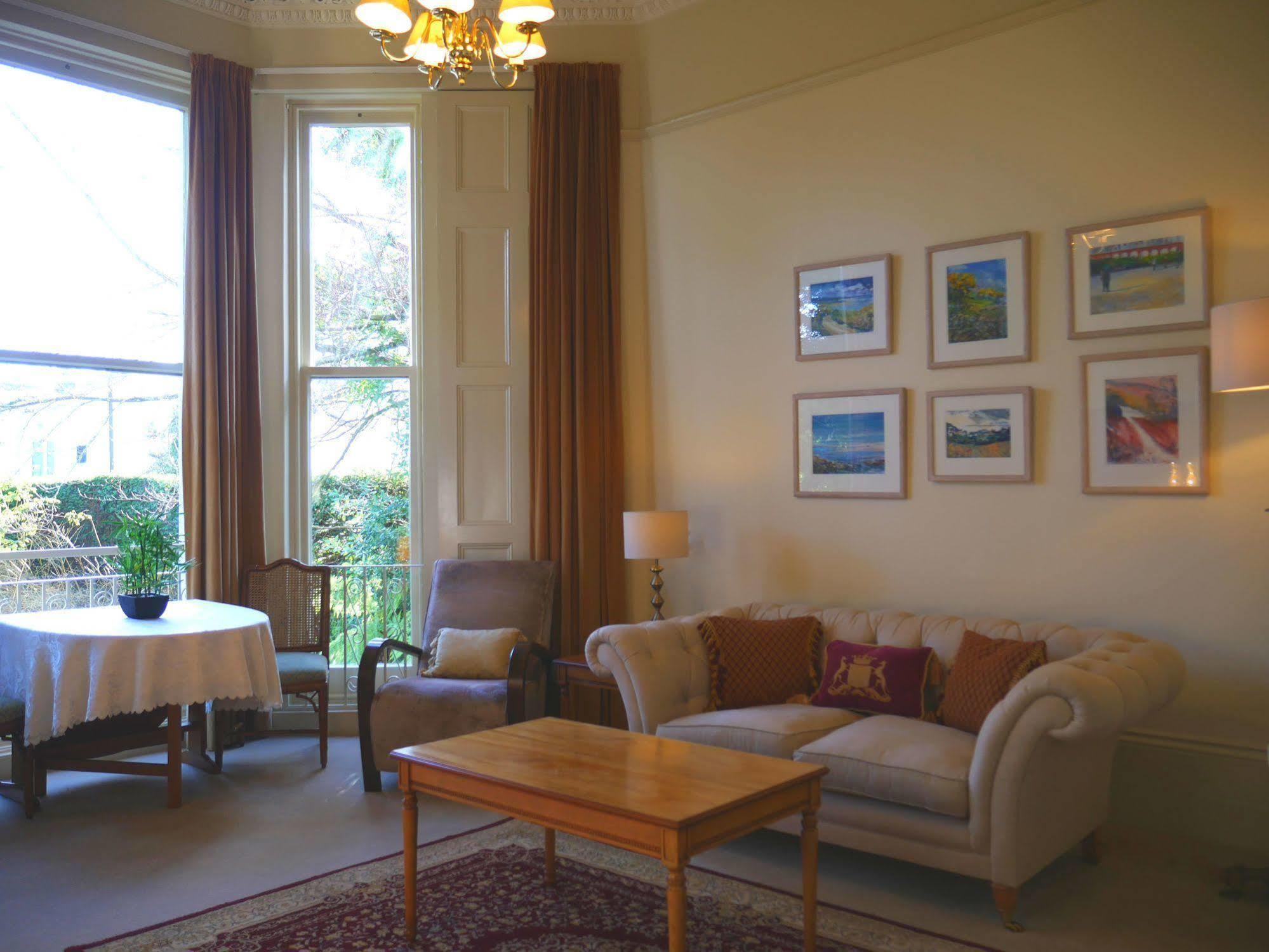 Hotel Muntham & Town House 3*