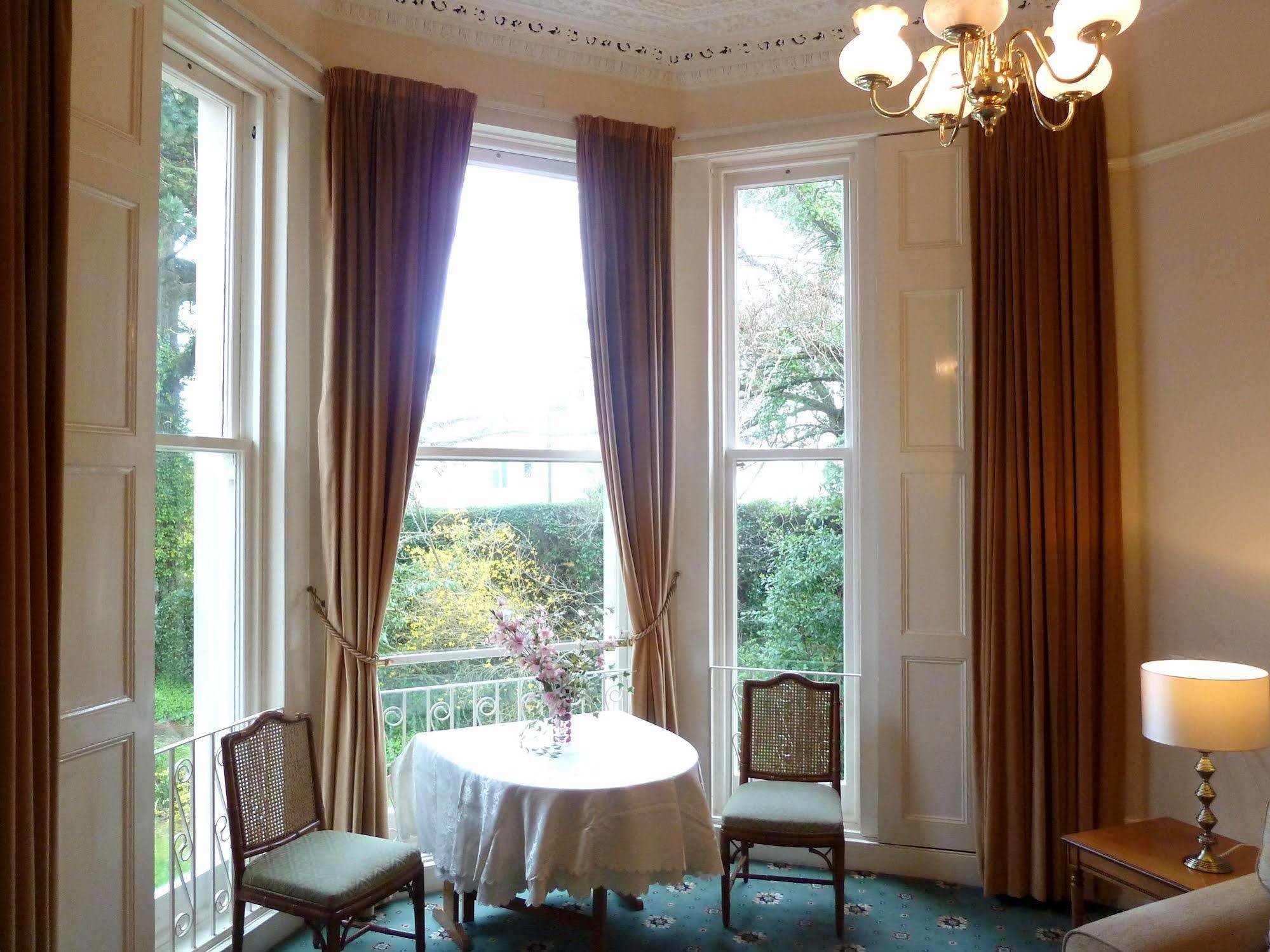 Muntham & Town House Hotel