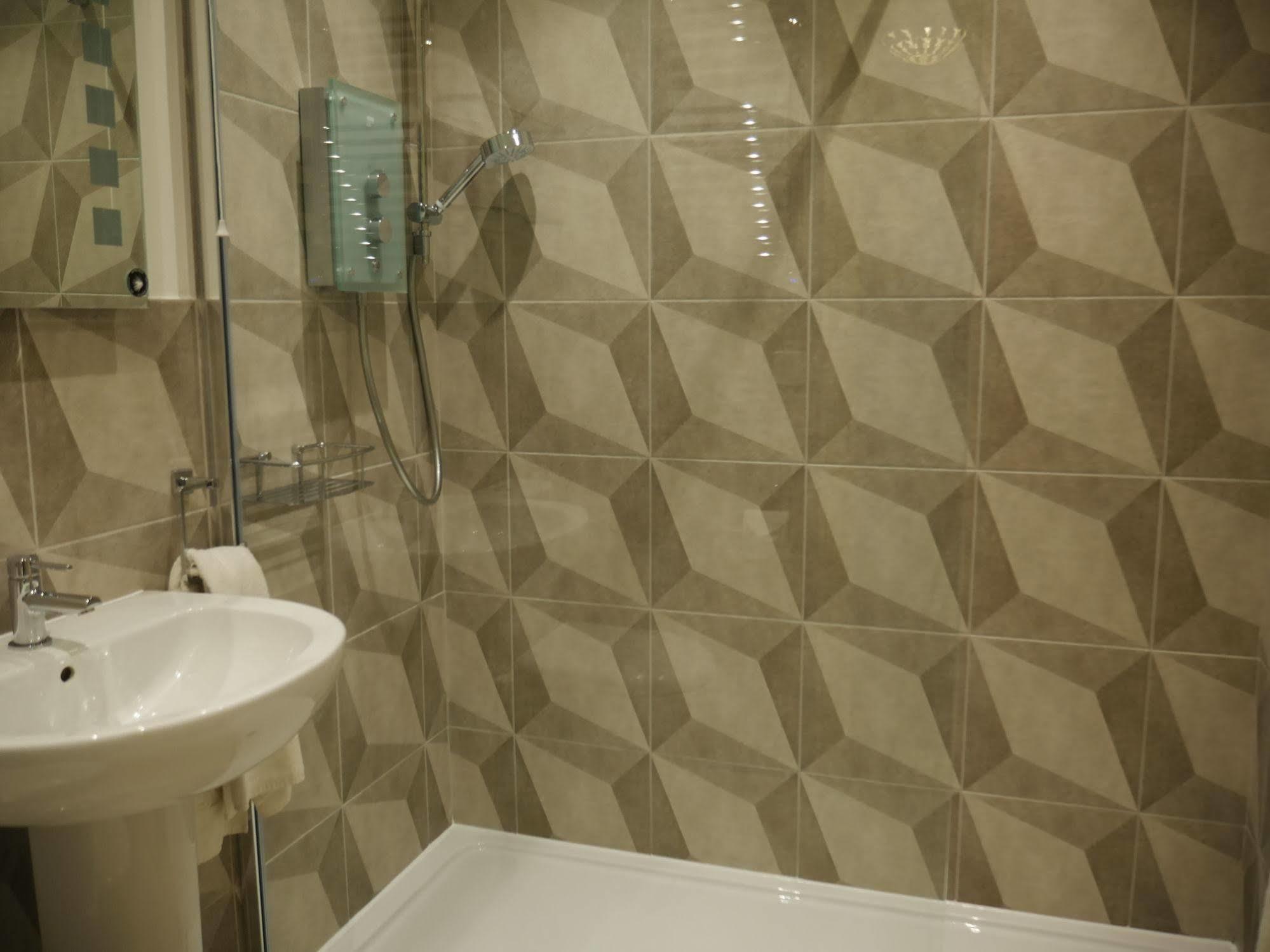 Muntham & Town House 3*