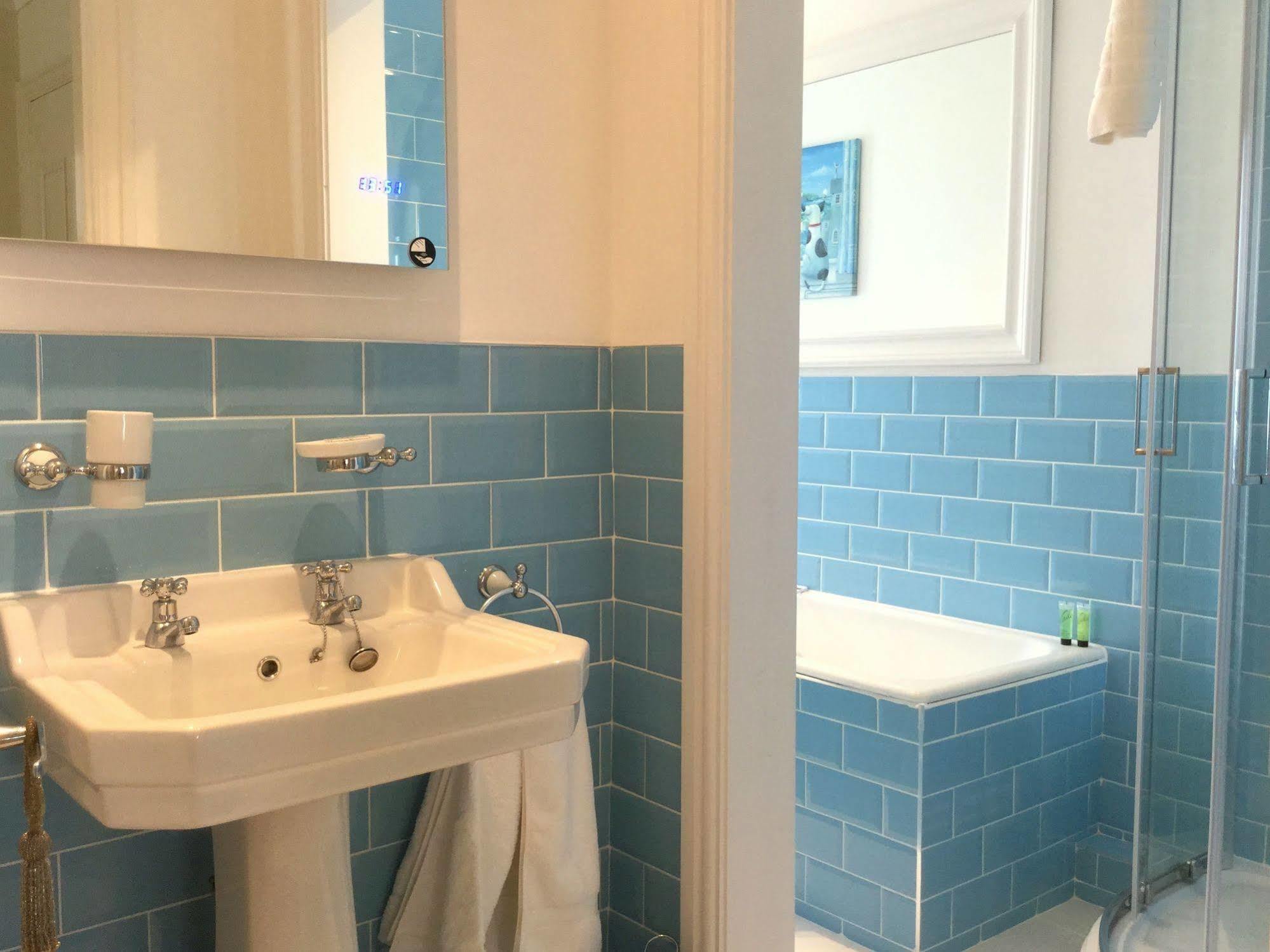 Muntham & Town House Hotel 3*