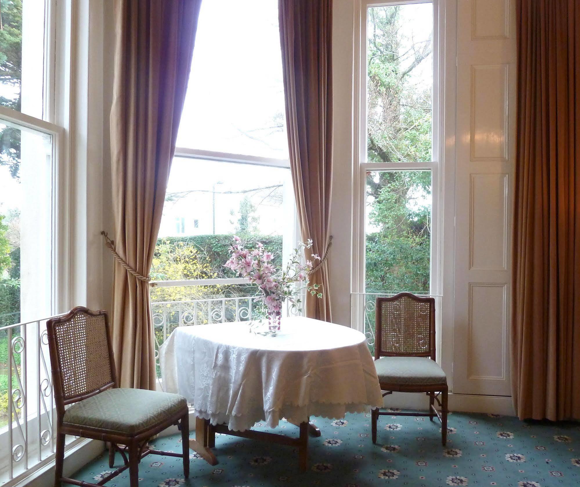 Muntham & Town House 3* Torquay