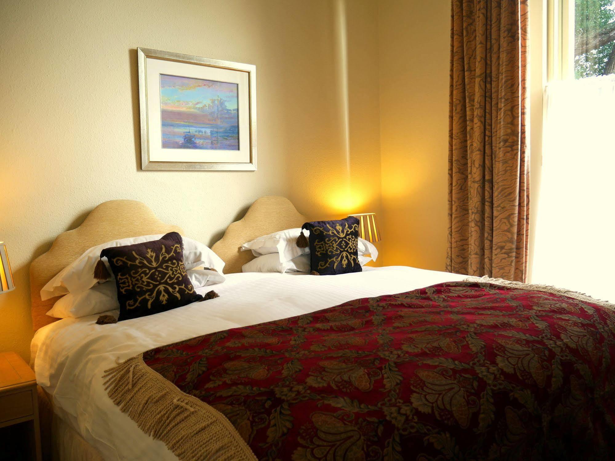 Muntham & Town House 3* Torquay