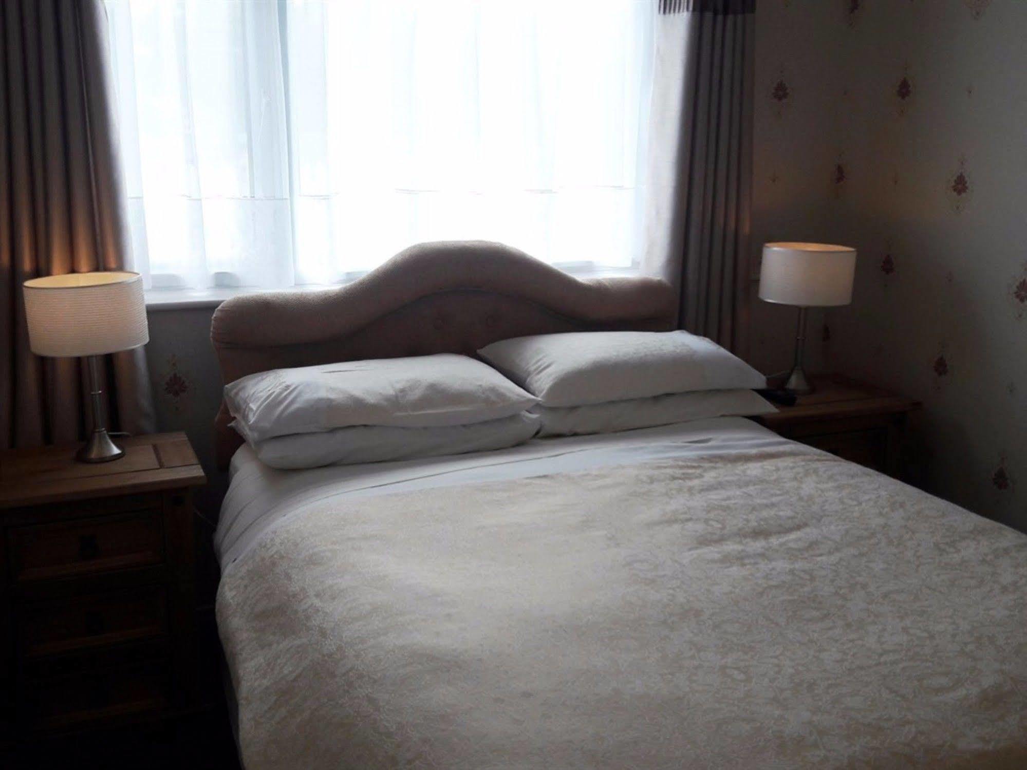 Barclay Court Guest house 4*