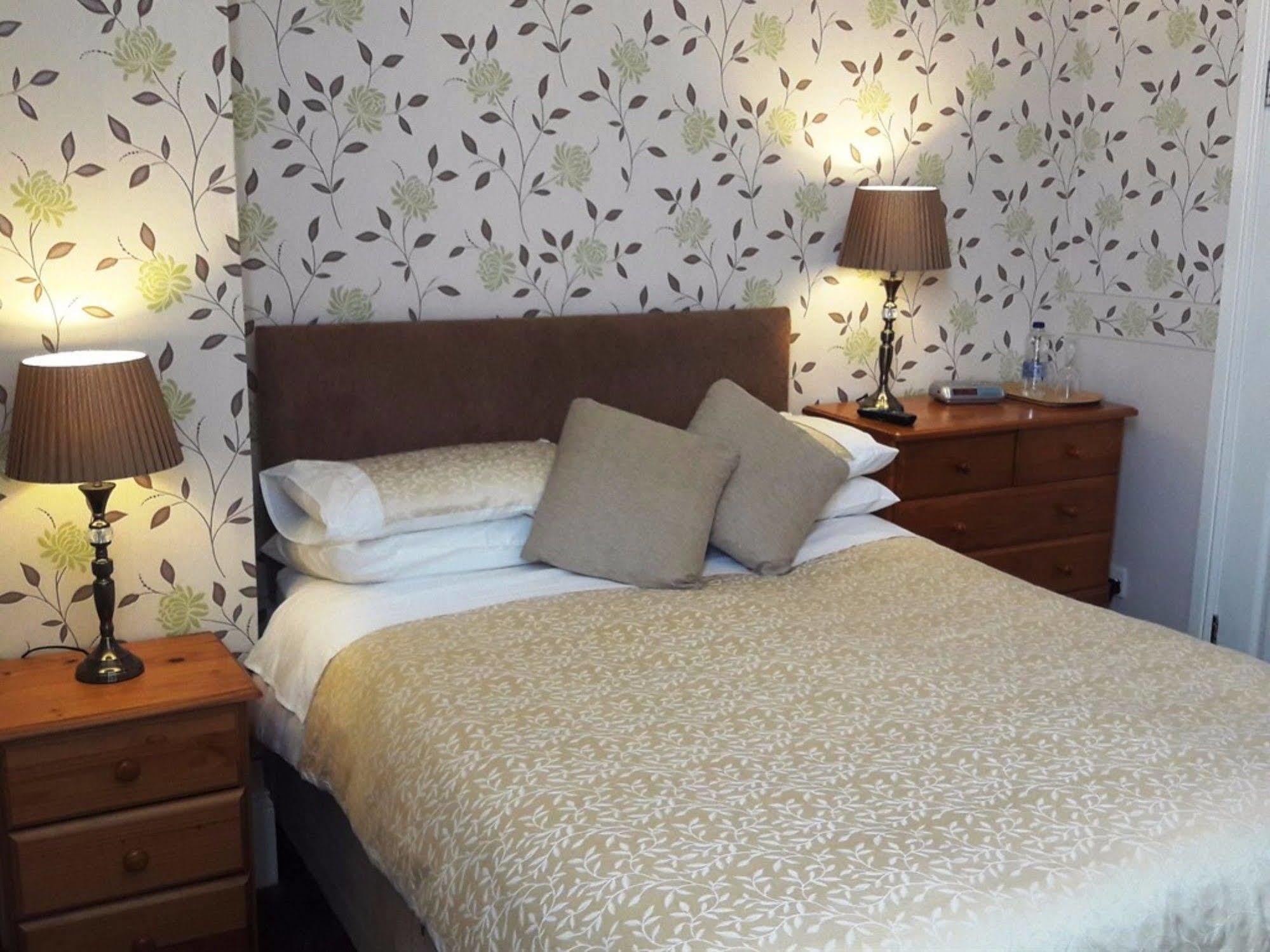 Barclay Court 4*