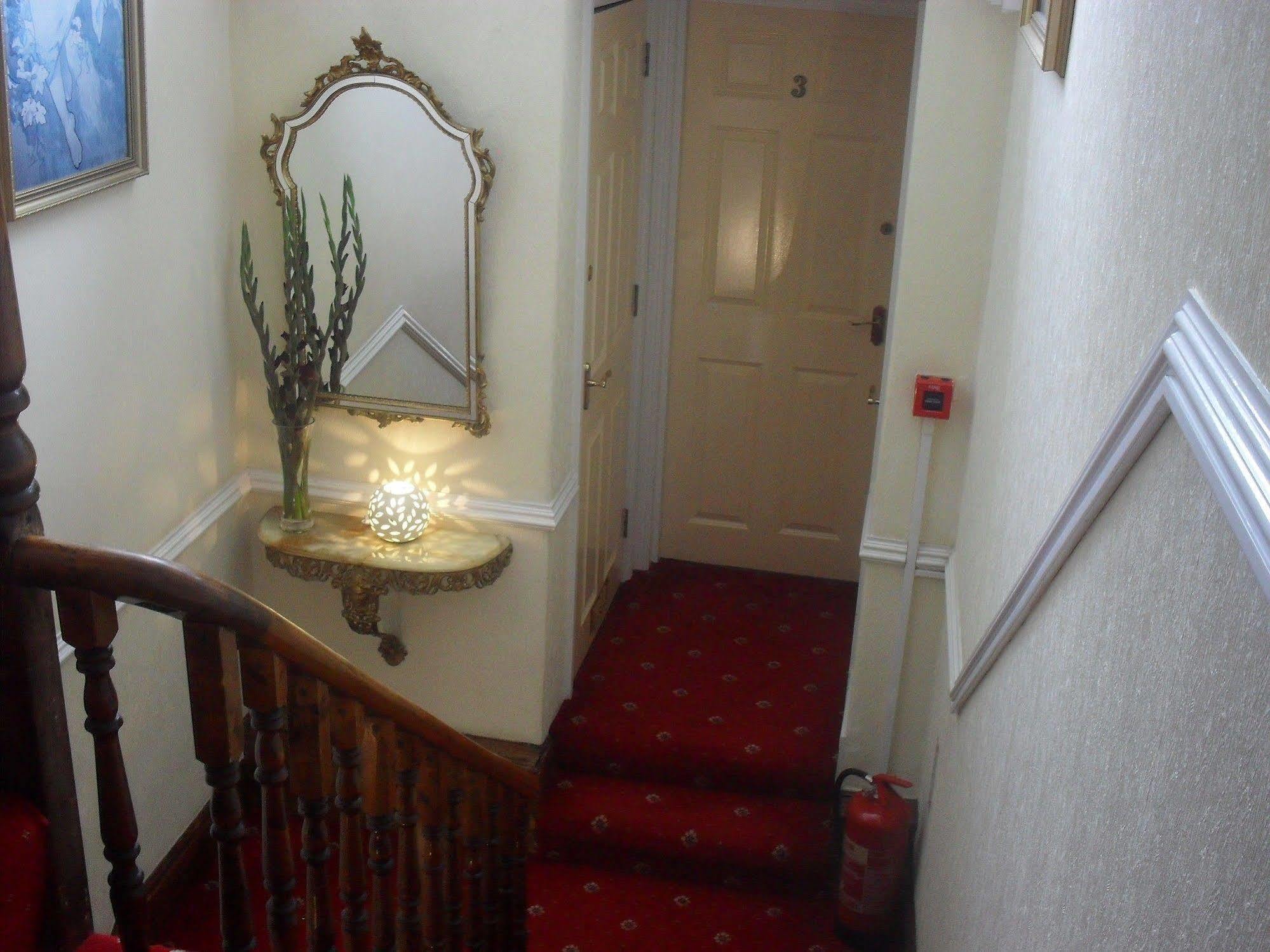 Sandway House 4*