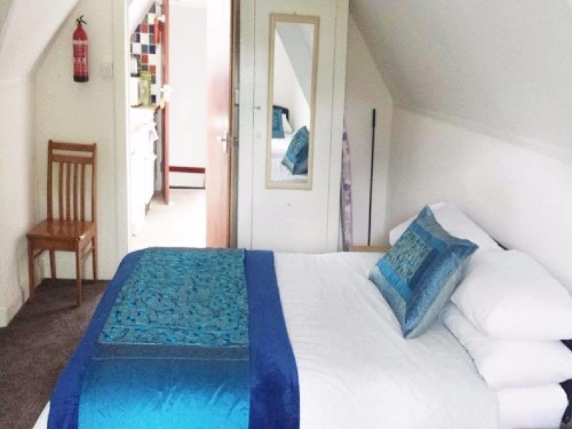 Abbey View Flats Apartment *