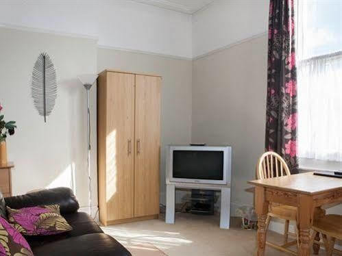 Abbey View Flats Apartment *