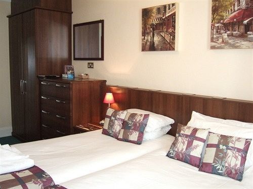 Mount Edgcombe Guest house Torquay