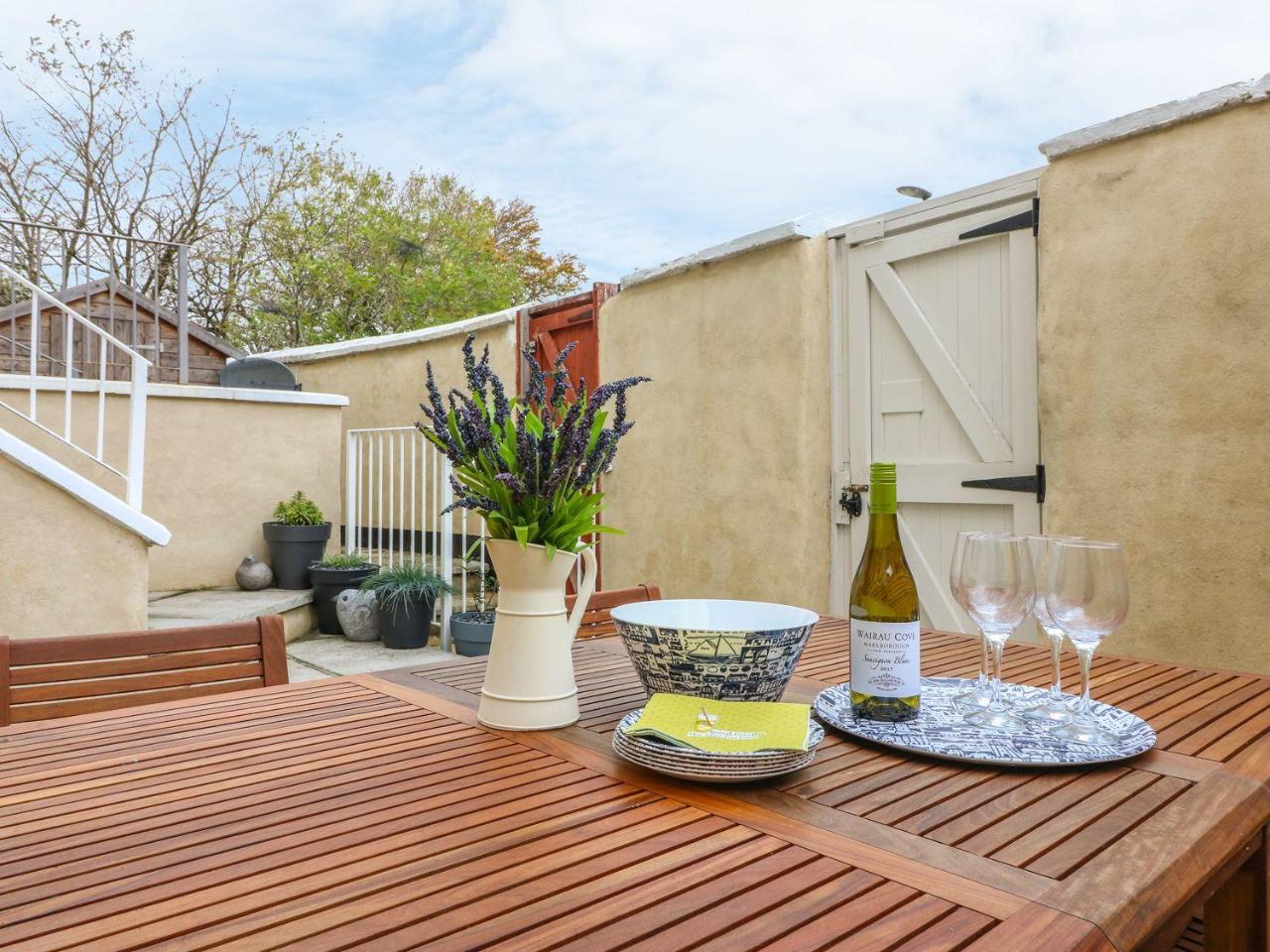 1 Newcourt Holiday home *