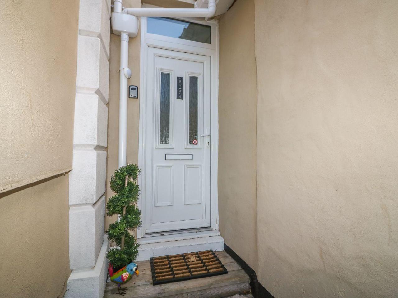 1 Newcourt * Torquay