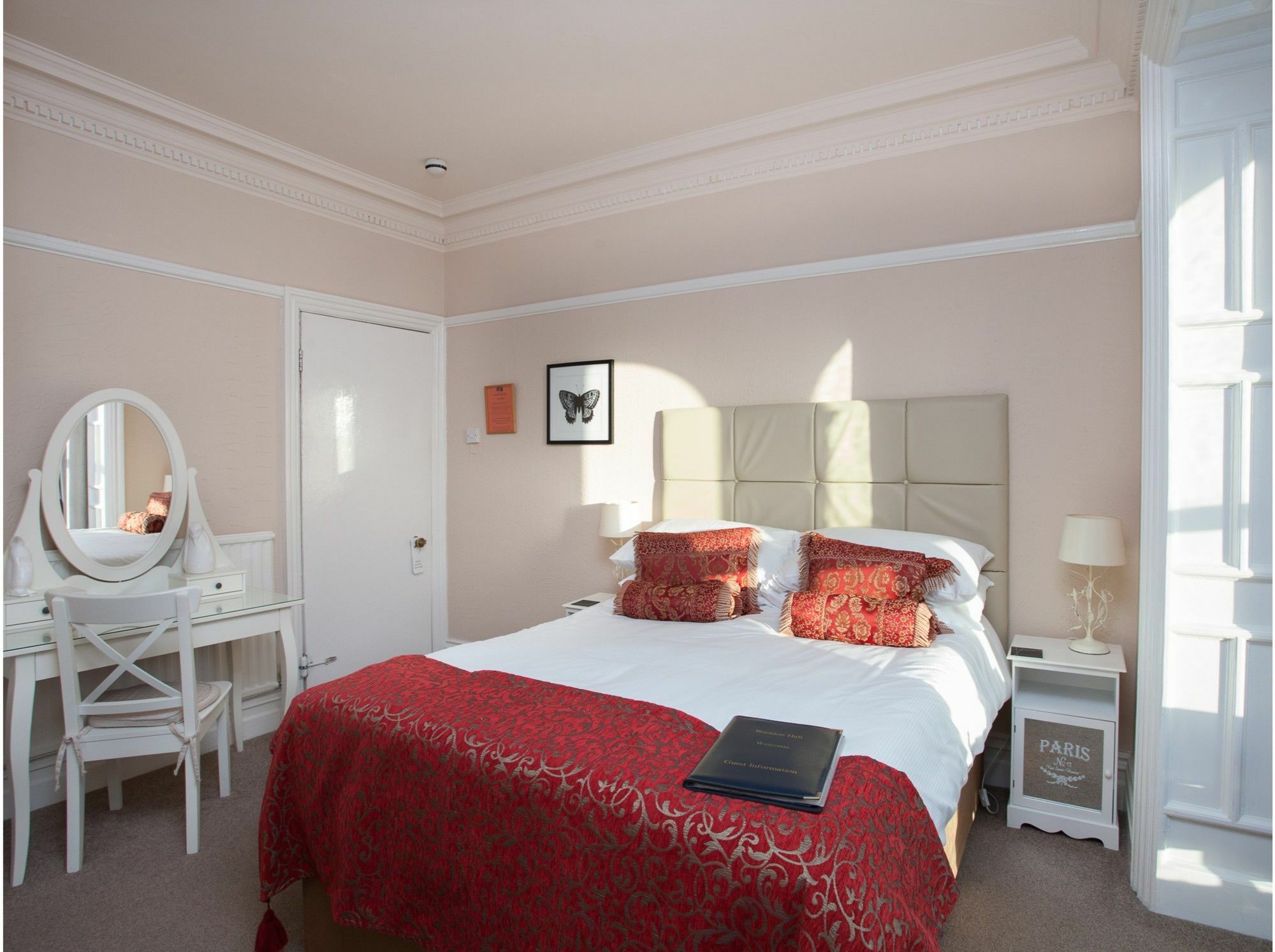 Guest house Braddon Hall