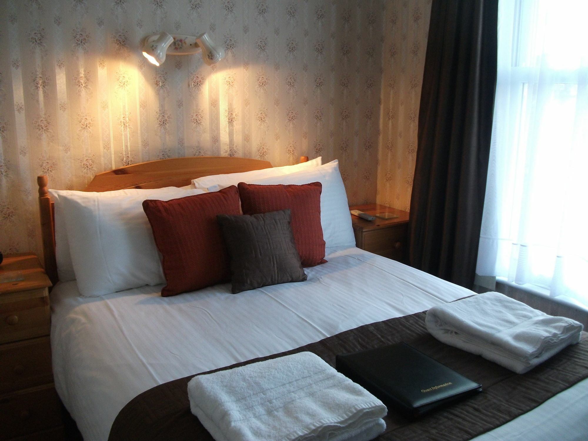 Grosvenor House Guest house