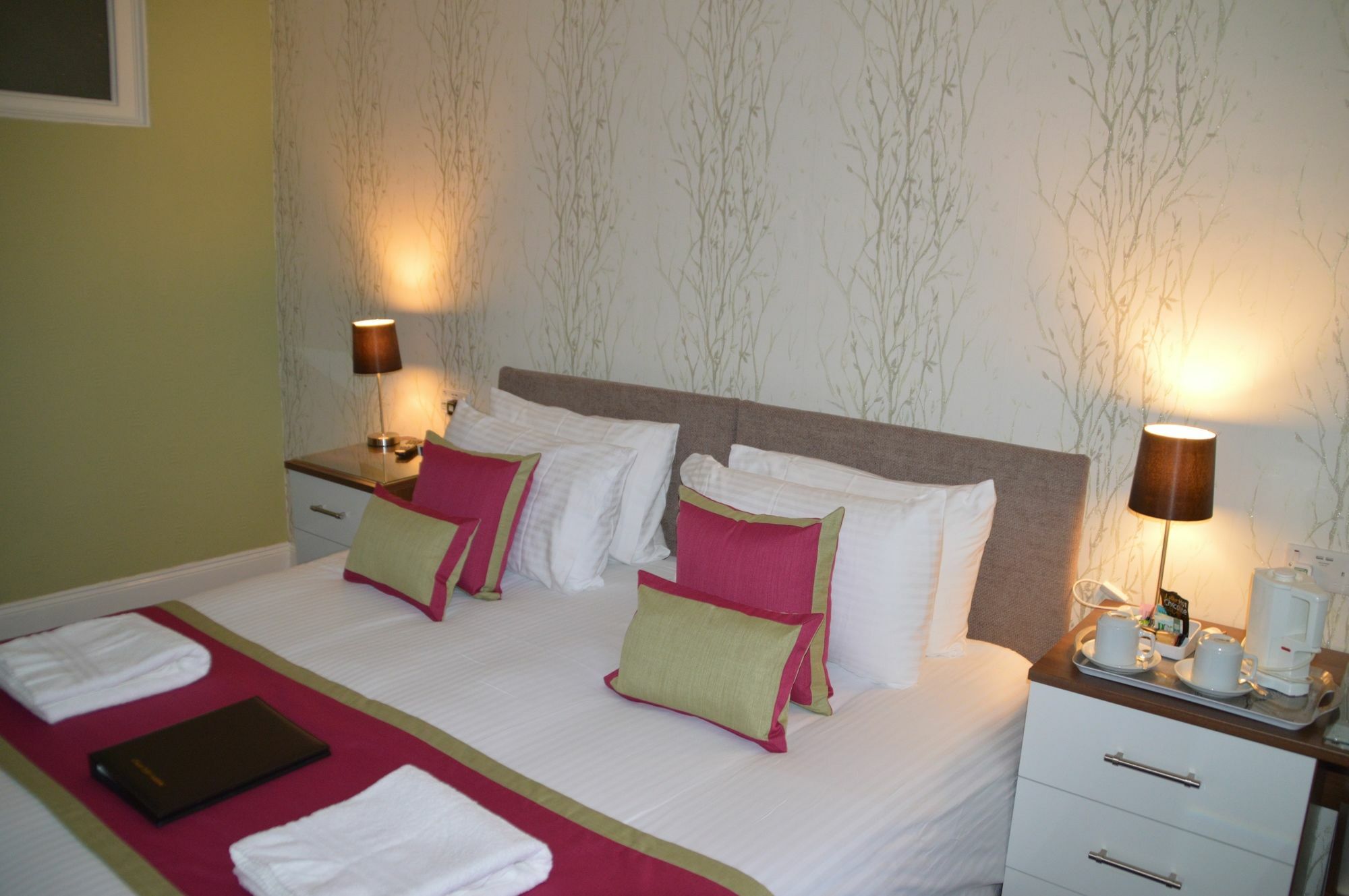 Grosvenor House 4*