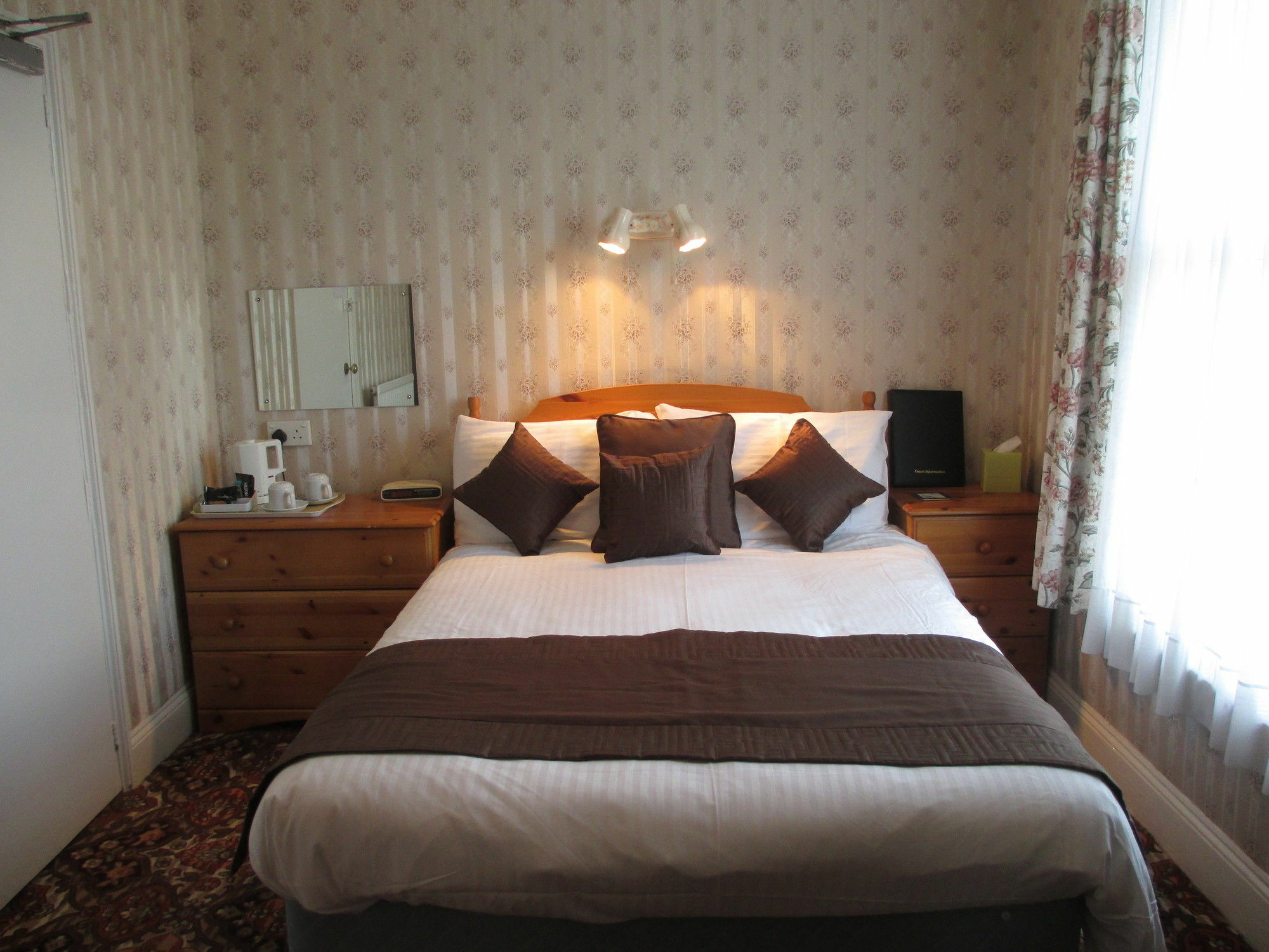 Guest house Grosvenor House 4*