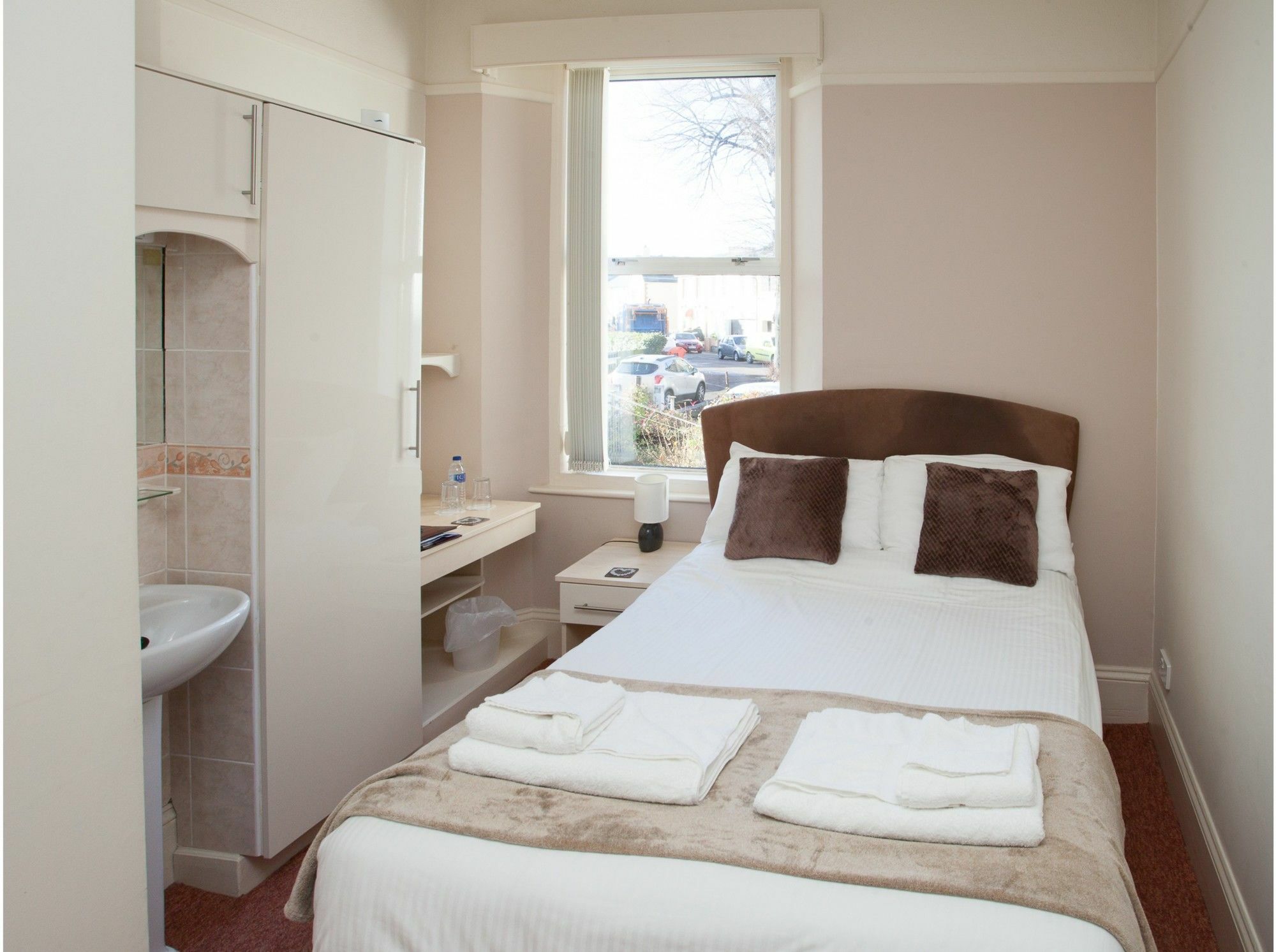 74 Belgravia Guest house 4*