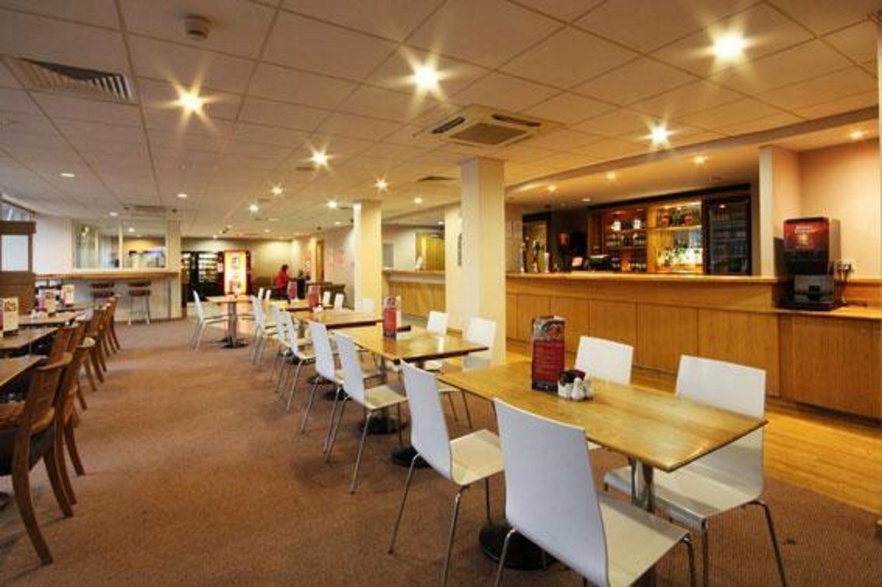 Travelodge 3*