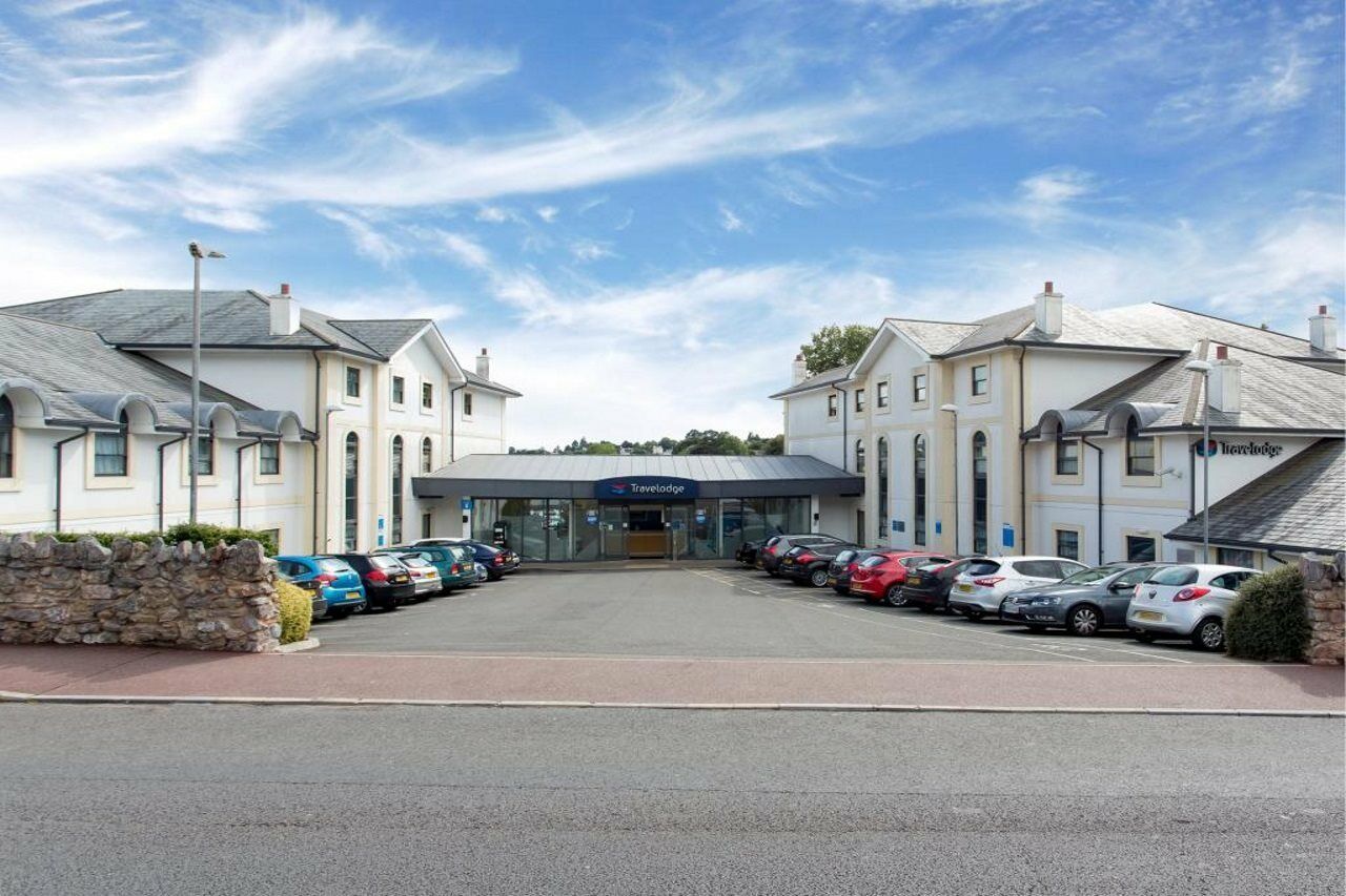 Travelodge Hotel 3*