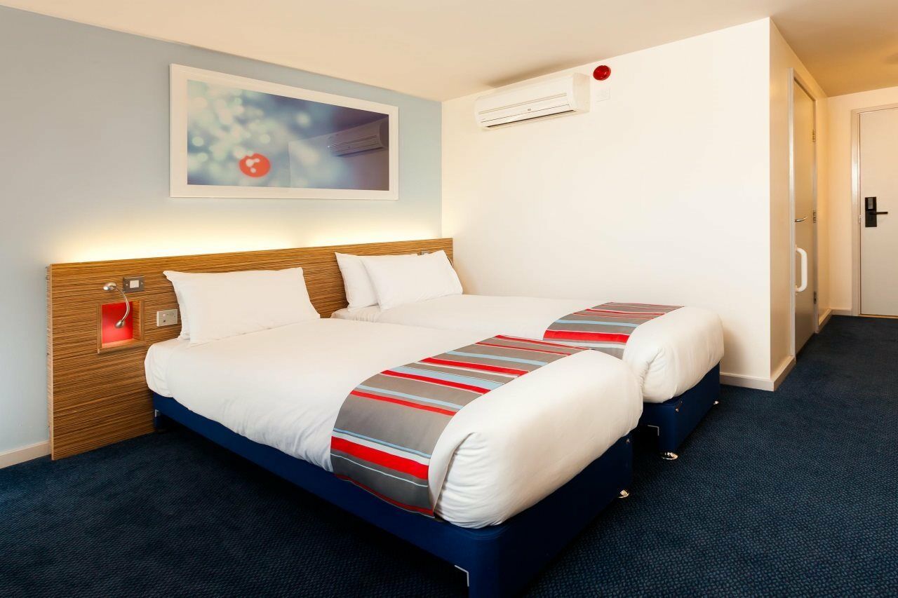 Travelodge Hotel 3*
