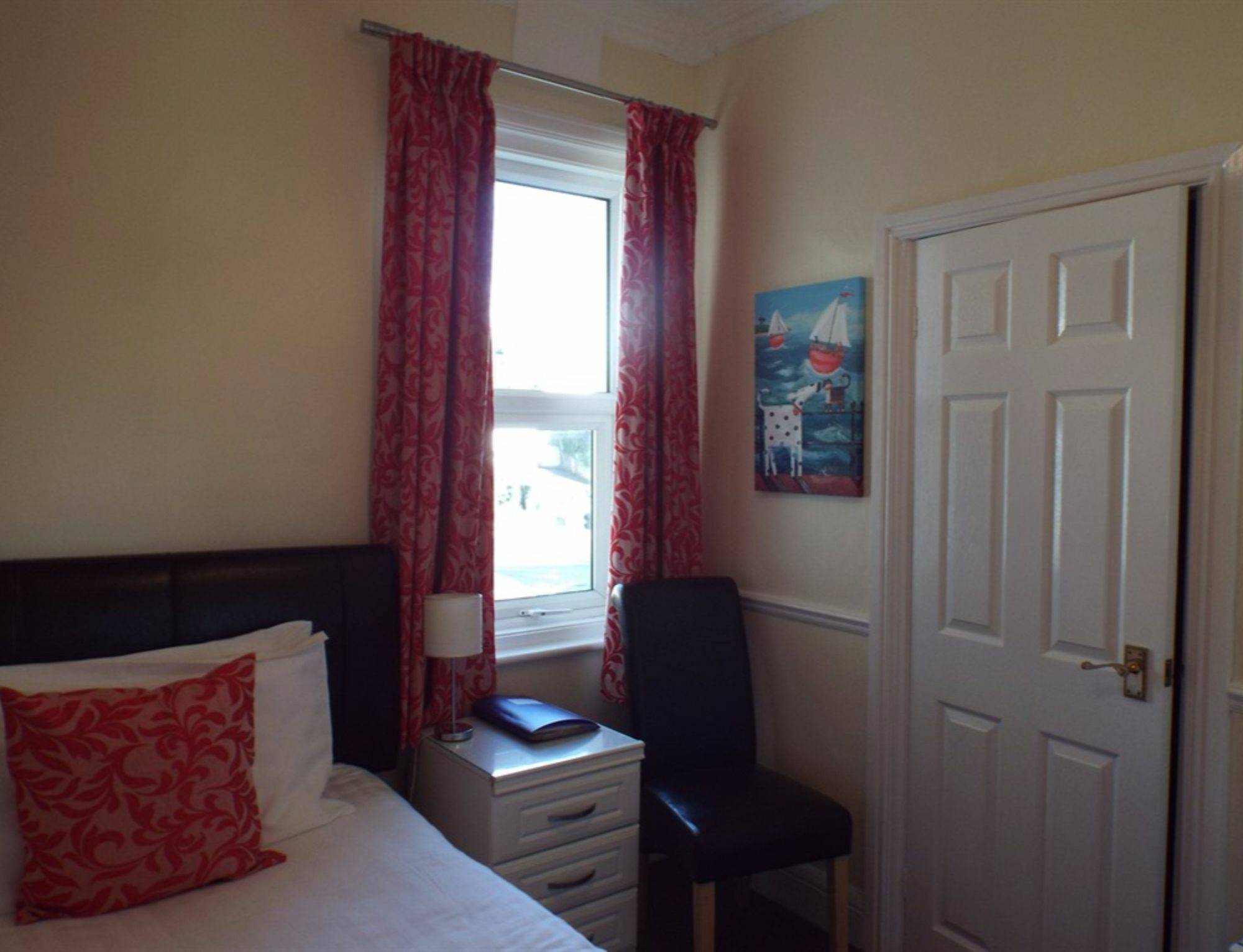 Guest house The Millbrook