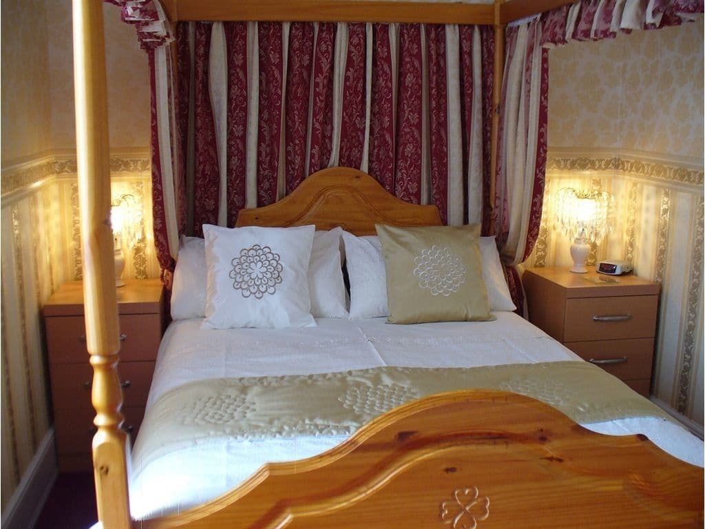 The Westbank 4*