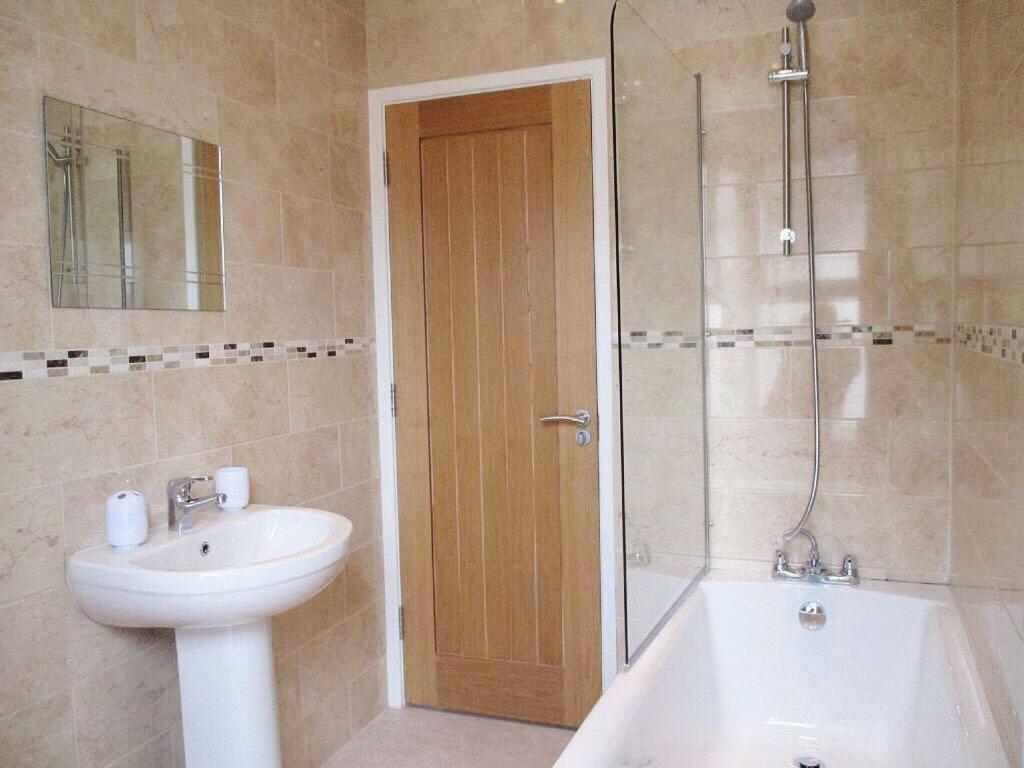 The Bonting Beautiful Three Bed Townhouse Near Harbour And *