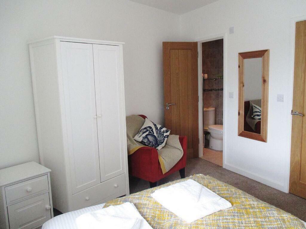 The Bonting Beautiful Three Bed Townhouse Near Harbour And Holiday home