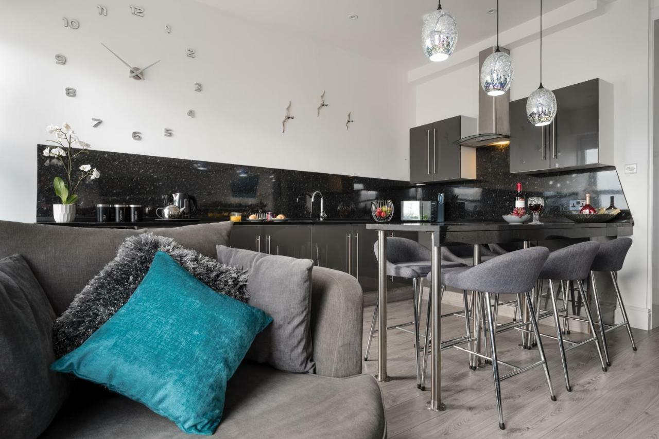 Sandybanks - Stylish On Promenade Apartment *