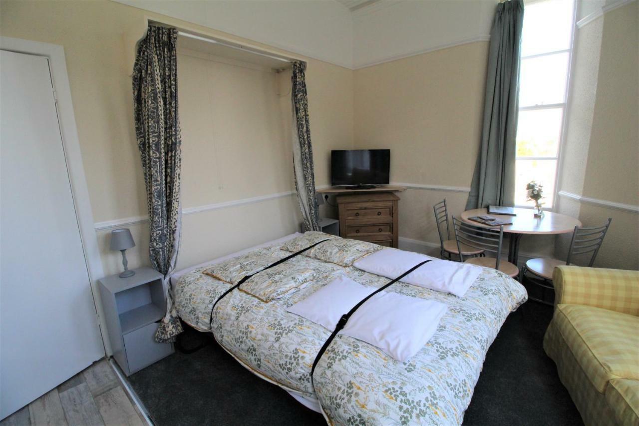 Apartamento Chelston Dene *