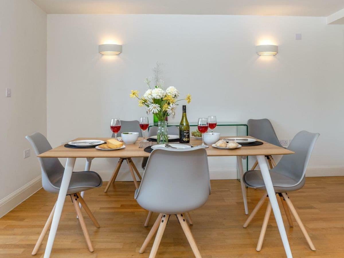 5 Queens Quay Apartment Torquay