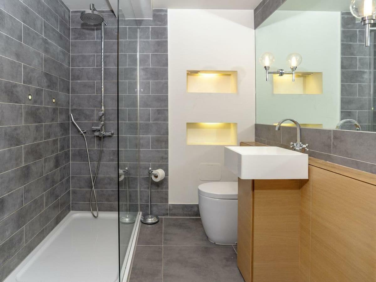5 Queens Quay * Torquay