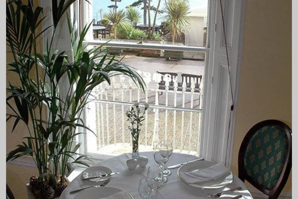 Apartment **sunny And Bright, Thatchers Rock One Bed Front Apartment*** Torquay