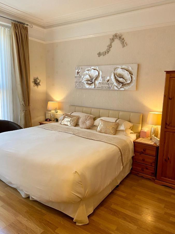 Acomodação com café da manhã  Crowndale - Exclusively For Adults