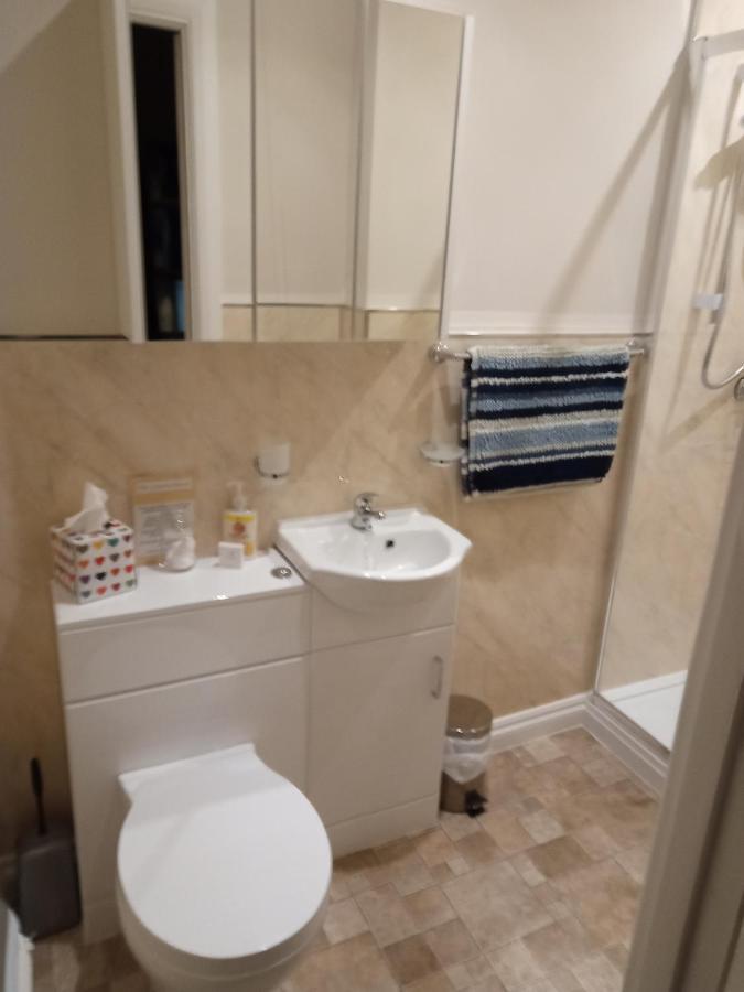 Lawnswood Guest house 4*