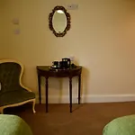 The Maycliffe Hotel by Paymán Club