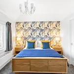 Stover Lodge