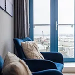 Elegant Fresh Spacious Two Bed Apartment - Juliet Balcony - Sea, Marina, Harbour Views, English Riviera Clock Tower