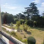 Villa Sylvania Ample Onsite Parking, Close To Beach