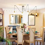 Cosy Open Plan Harbourside Inn With Superking Beds, Wood Burning Stove And Bar