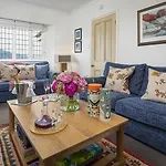 4 Bed - Beach Cottage