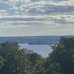 Upmarket 2 Bedroom Apartment With Sea Views