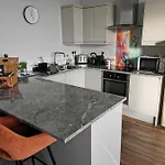 Upmarket 2 Bedroom Apartment With Sea Views
