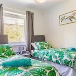Lovely Magnolia Accommodation 3King Torquay
