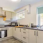Lovely Magnolia Accommodation 3King Torquay