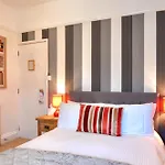 Avron House