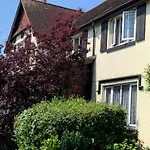Burleigh House , A Cosy Retreat In Agatha Christie\'S Hometown