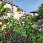 Rose Court Holiday Apartments