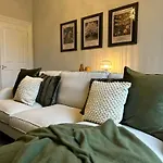 New Stunning Apartment By The Sea In Torquay