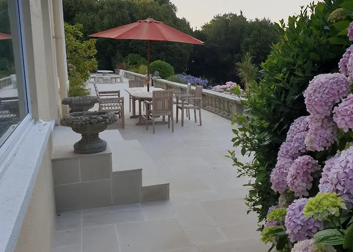 Villa Sylvania Ample Onsite Parking, Close To Beach