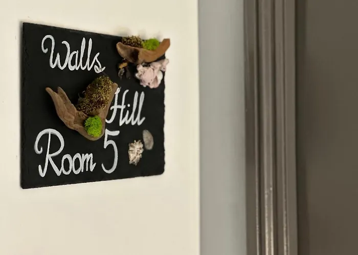 Green Corner Villa - No.5 Walls Hill Apartment