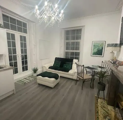 Sea View Apartment With Large Balcony Torquay